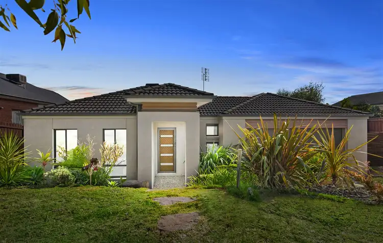 27 Pacific Drive, Mooroolbark VIC 3138