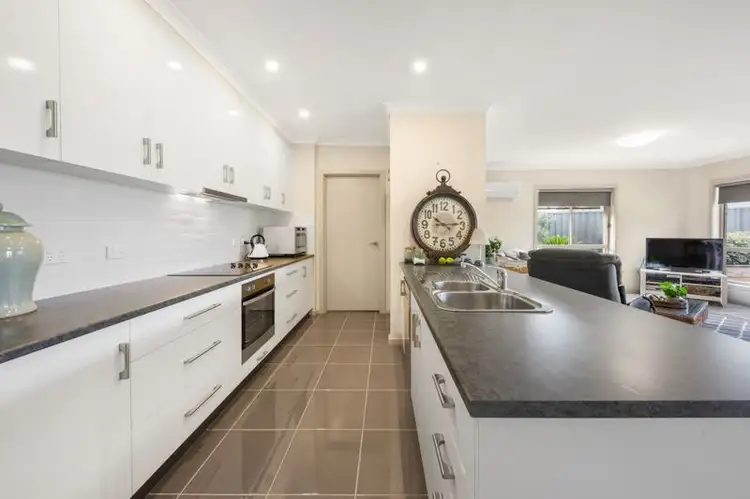 Second view of Homely house listing, 8 Currawong Drive, Wangaratta VIC 3677