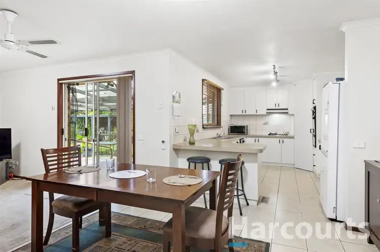 8 Lincoln Street, Wendouree VIC 3355