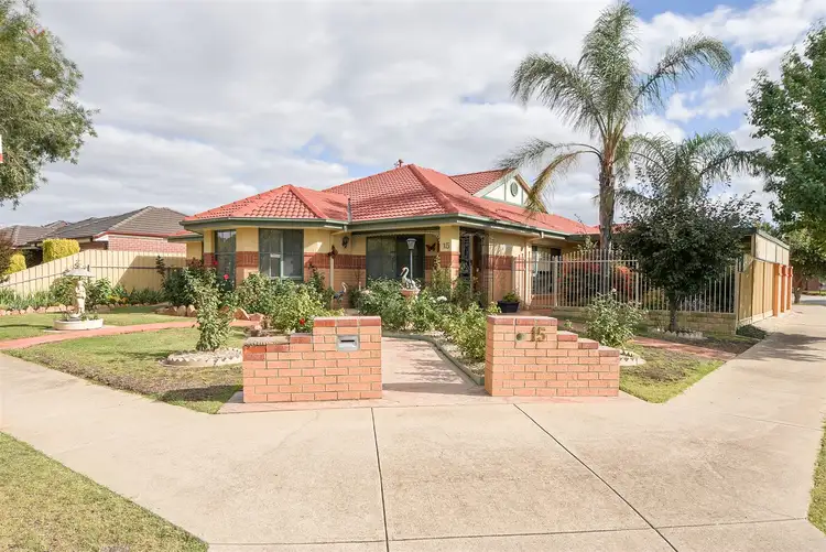 15 Mardon Drive, Horsham VIC 3400