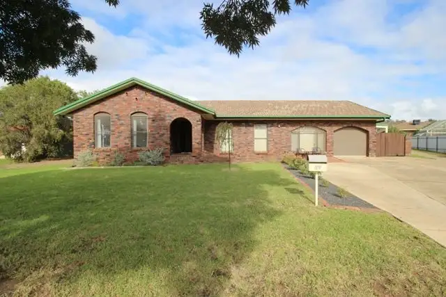 67 Cutler Avenue, Cootamundra NSW 2590