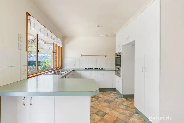 Second view of Homely house listing, 5 Adam Court, Drouin VIC 3818