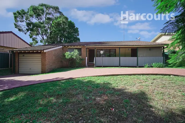 10 Woodhouse Drive, Ambarvale NSW 2560