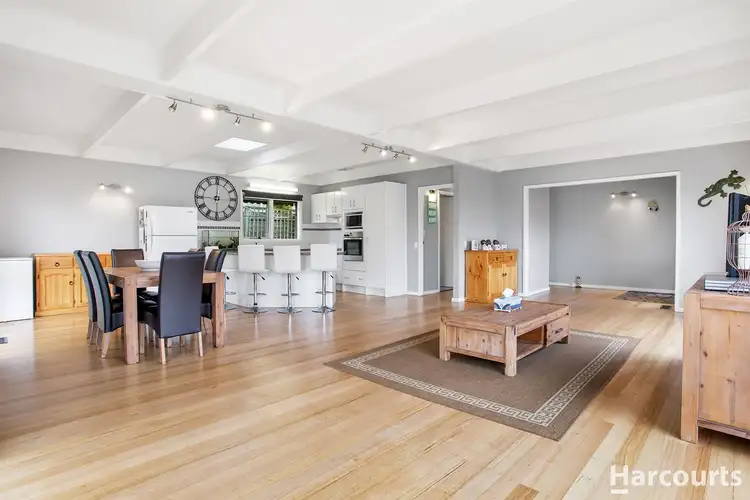 Second view of Homely house listing, 21 Carlinga Drive, Vermont VIC 3133