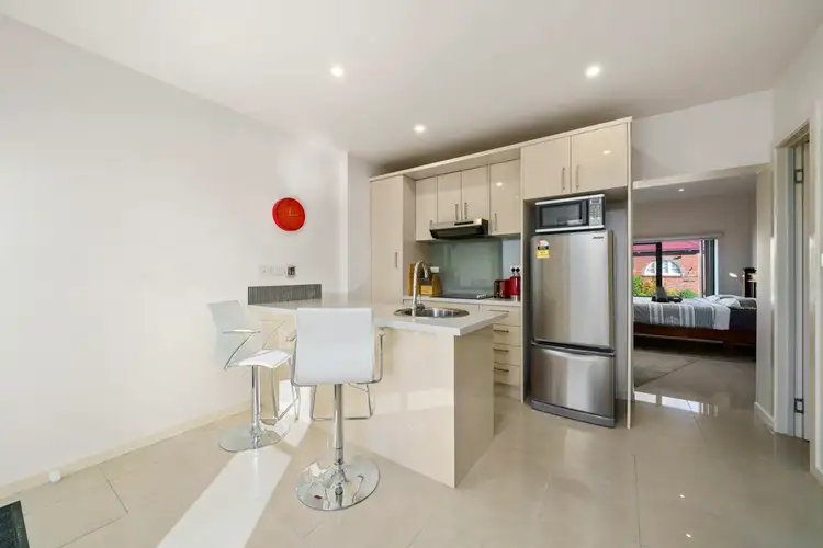 395 Elizabeth Street