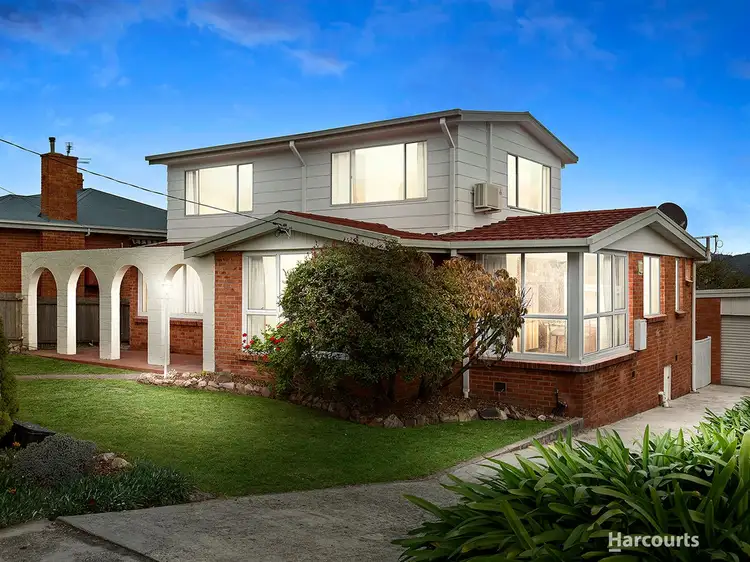9 Helenwood Grove, Newnham TAS 7248