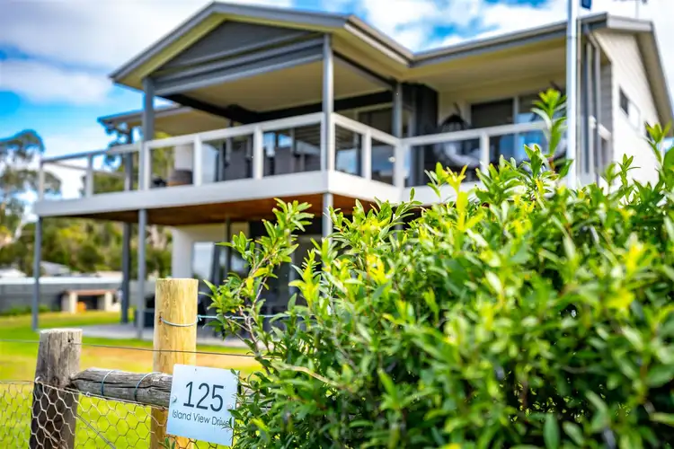 125 Island View Drive, Clayton Bay SA 5256