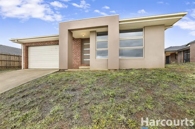 6 Leura Street, Drouin VIC 3818