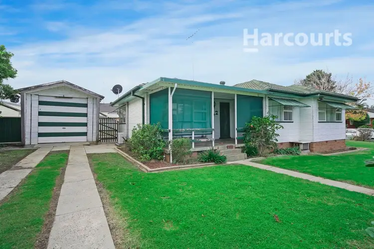 8 Canberra Crescent, Campbelltown NSW 2560