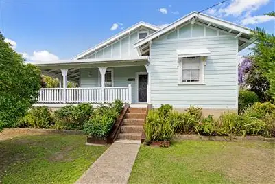27 Macquarie Street, South Kempsey NSW 2440