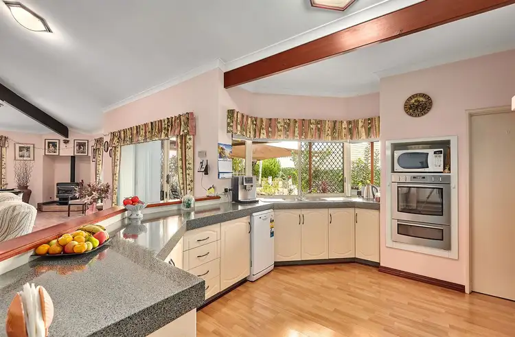 Fourth view of Homely house listing, 10 Pilling Place, Beaconsfield WA 6162