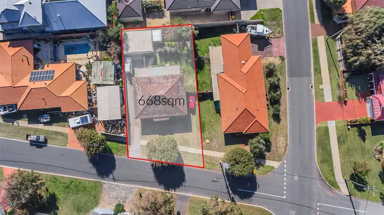 Sixth view of Homely semi-detached listing, 4 Seaforth Road, Shoalwater WA 6169