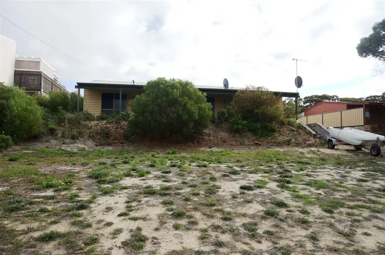 24 Birdwood Street, Hopetoun WA 6348