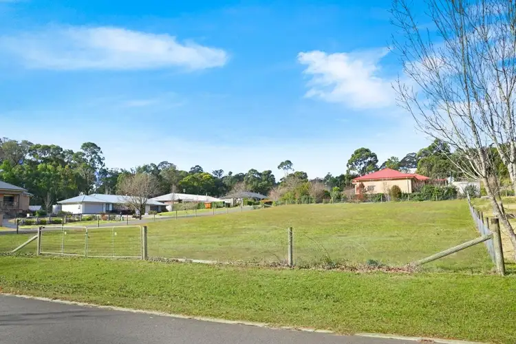 1 Larkin Close, Bundanoon NSW 2578