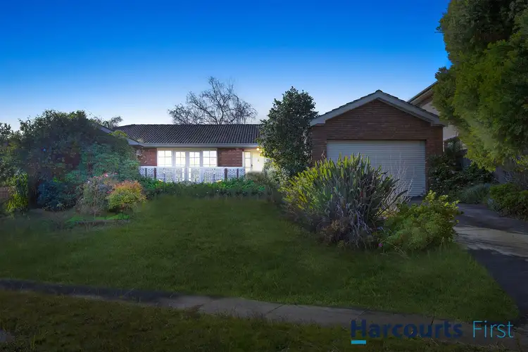 32 Bunker Crescent, Glen Waverley VIC 3150