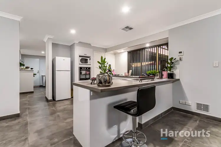 29 Houghton Drive, Carramar WA 6031