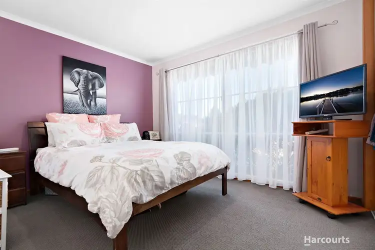 Fifth view of Homely house listing, 17 Dinwoodie Drive, Newborough VIC 3825