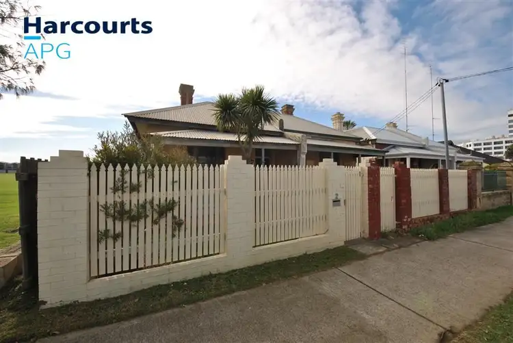 2 Symmons St, Bunbury WA 6230