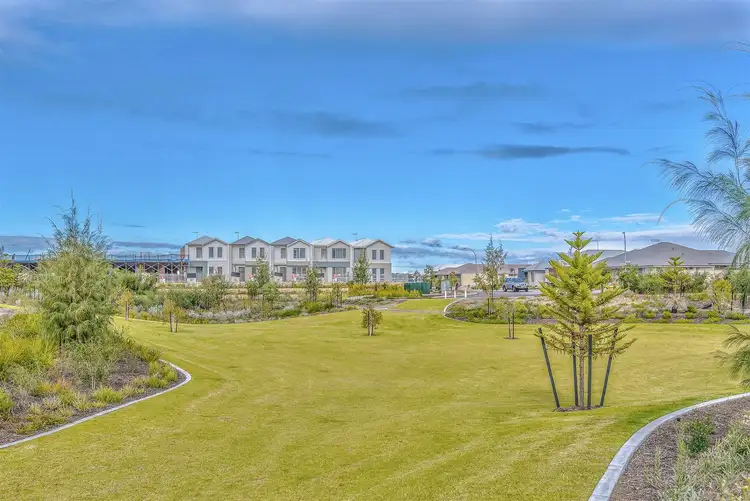 16 Prussian Way, Eglinton WA 6034
