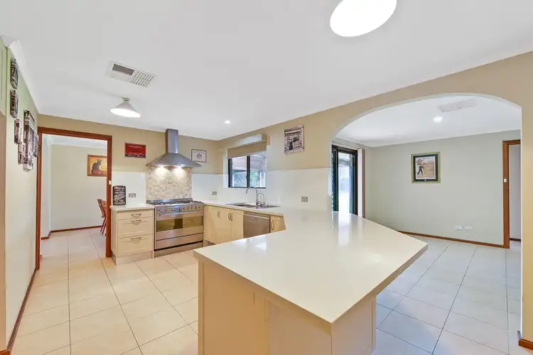32 Sherwood Avenue, Happy Valley SA 5159