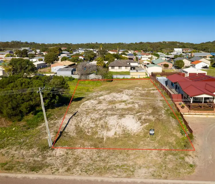 8 George St, Sinclair WA 6450