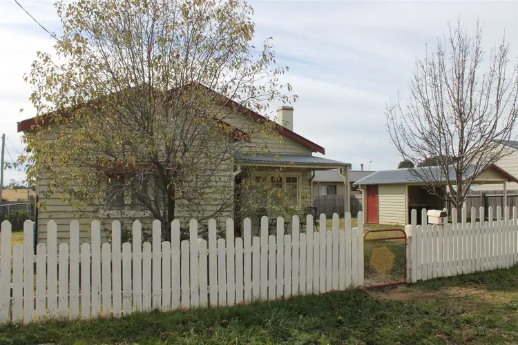 2 Coronation Avenue, Braidwood NSW 2622