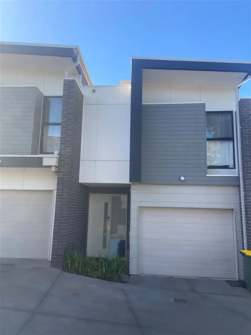 Main view of Homely townhouse listing, 7 Vantage Close, Ringwood VIC 3134