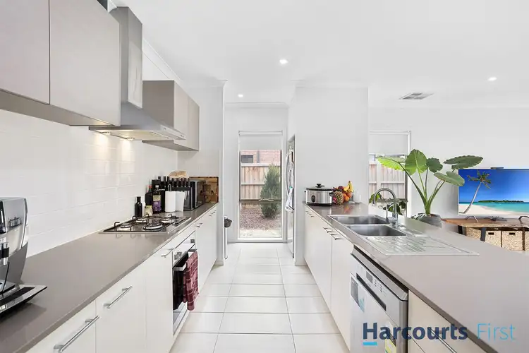 21 Beachside Crescent, Point Cook VIC 3030