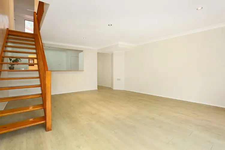 Fifth view of Homely townhouse listing, 16/4 Sherwood Close, Mudgeeraba QLD 4213