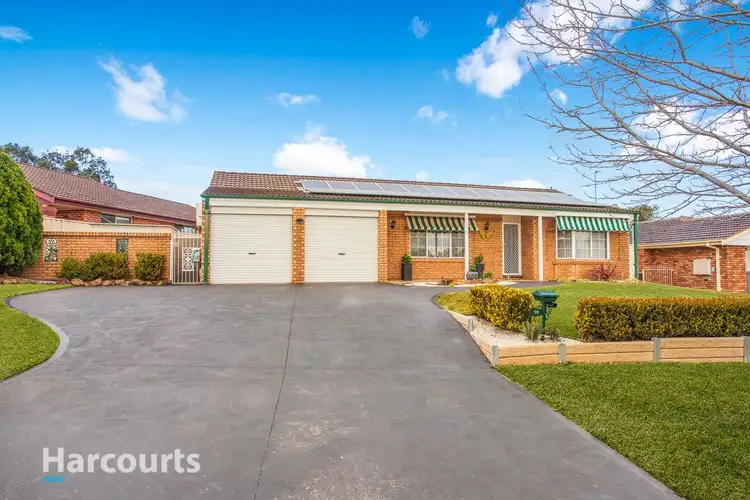 16 Mezen Place, St Clair NSW 2759