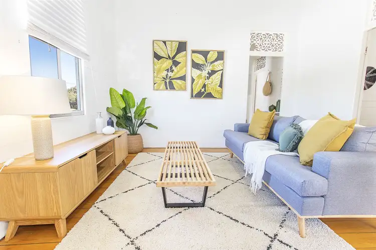 12 Castling Street, West End QLD 4810