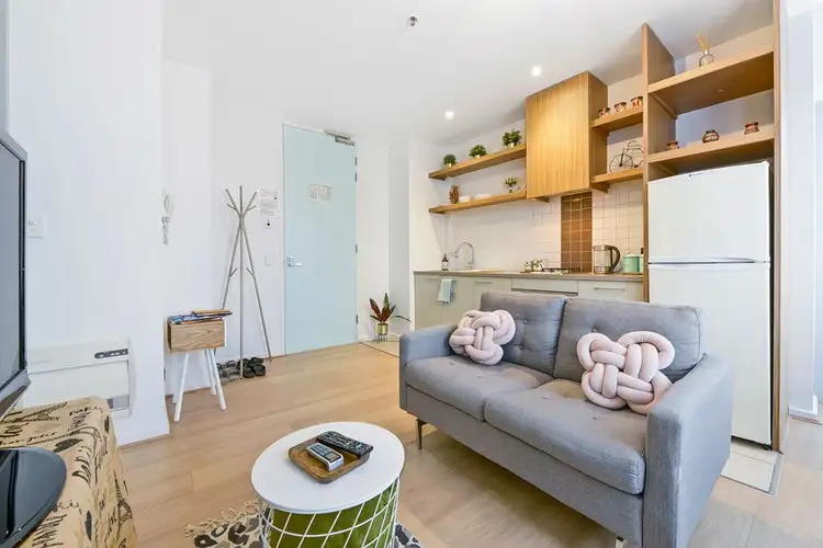 807/23 King William Street