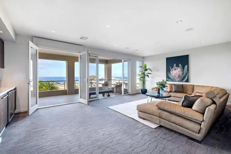 8 White Close, Encounter Bay SA 5211