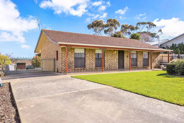 13 Warland Avenue, Victor Harbor SA 5211