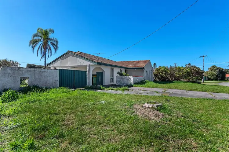 Third view of Homely house listing, 8 Willow Court, Cooloongup WA 6168