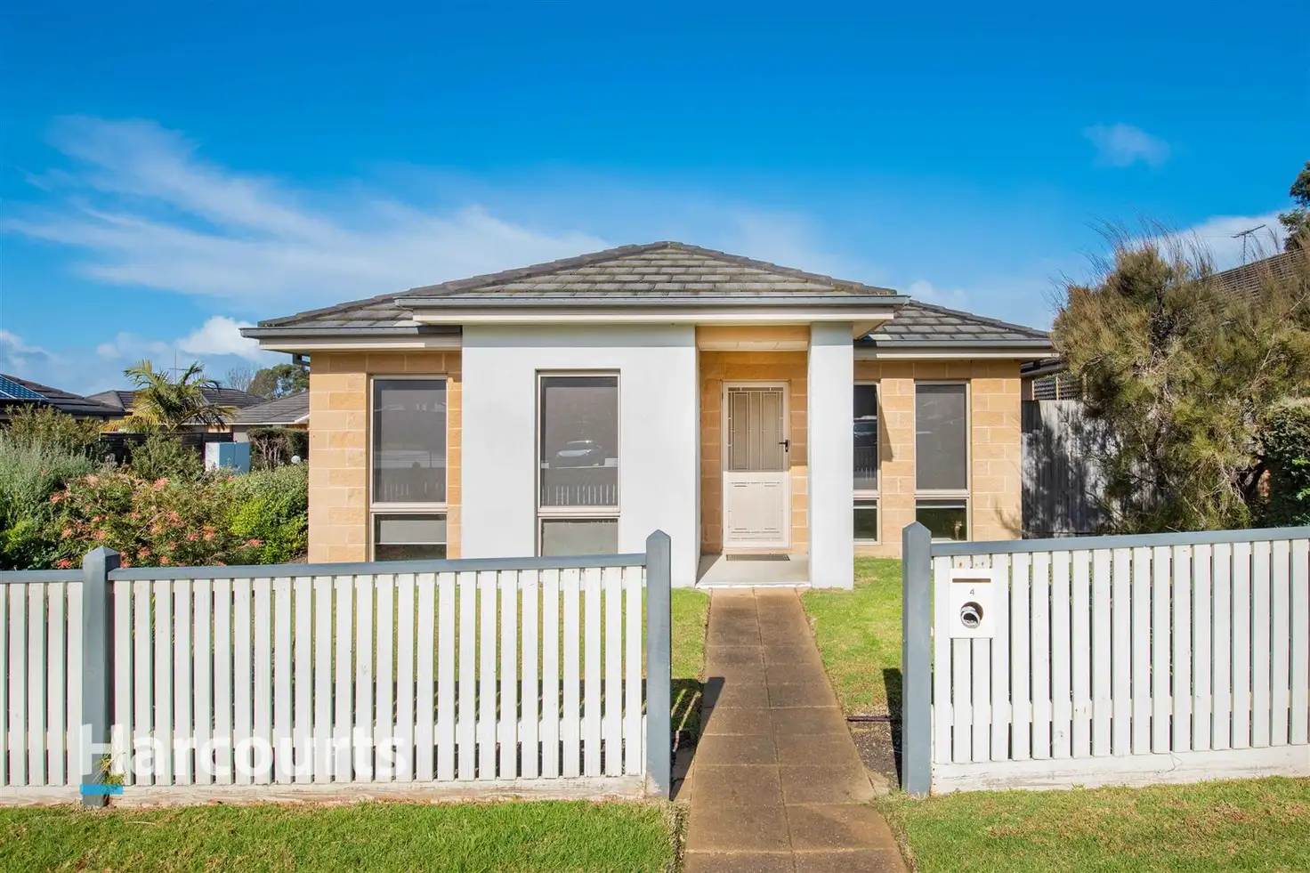 Main view of Homely unit listing, 4/100 The Crescent, Tyabb VIC 3913
