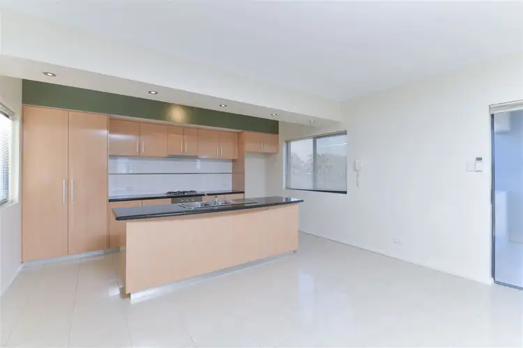 Seventh view of Homely house listing, 4/138 Lewington Street, Rockingham WA 6168