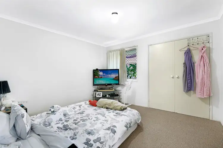 Second view of Homely semi-detached listing, 2/12 Avi Court, Labrador QLD 4215