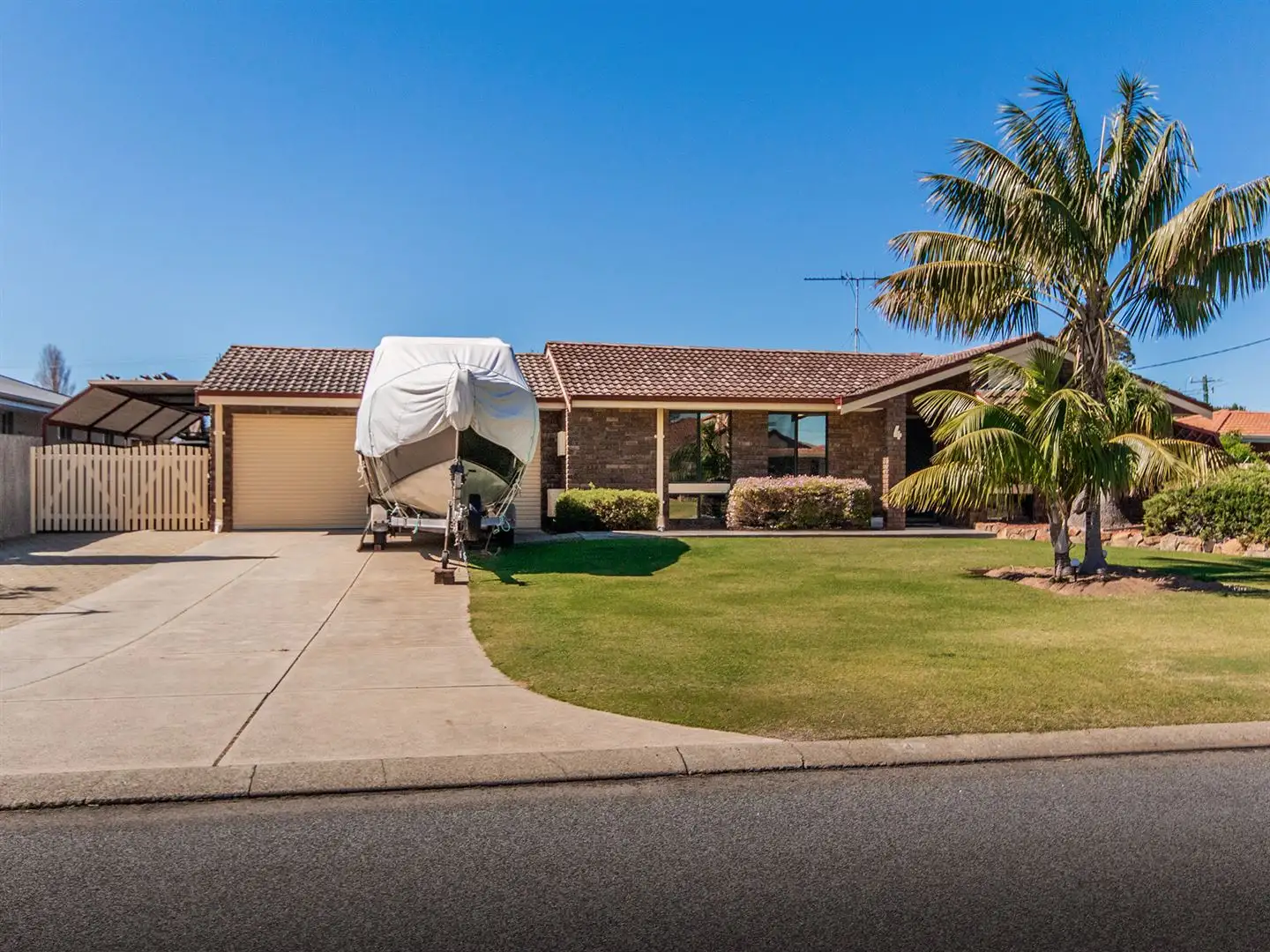 Main view of Homely house listing, 4 Dobson Court, Safety Bay WA 6169