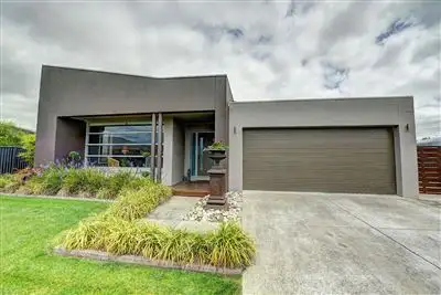 Main view of Homely house listing, 5 Copeworth Court, Alfredton VIC 3350