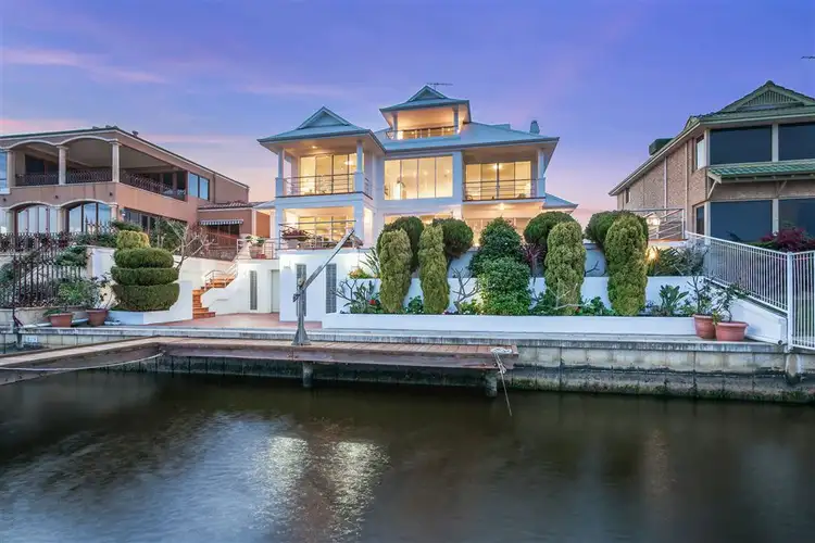 9 Cambria Island Rtt, Halls Head WA 6210