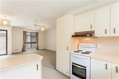 Fifth view of Homely unit listing, 8/44 MacDonnell Road, Margate QLD 4019