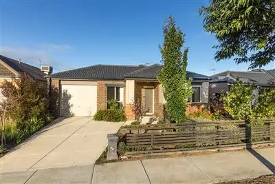 16 Crossway Ave, Tarneit VIC 3029