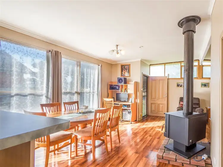 25 Duncan Ave, Seaford VIC 3198