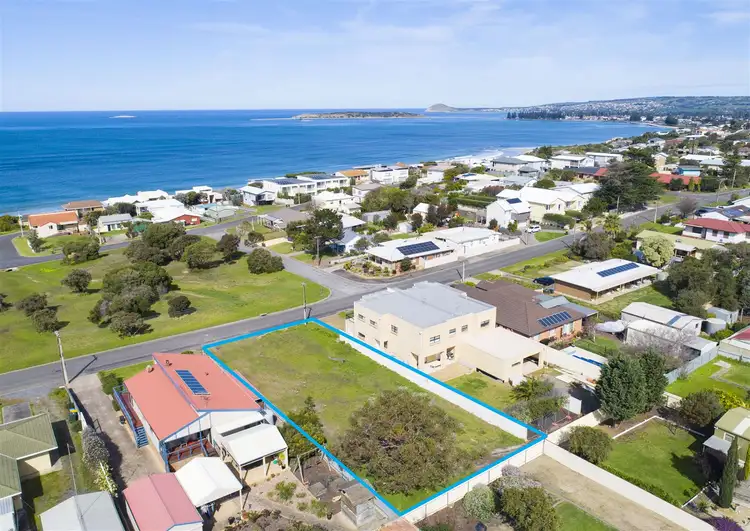 7 Strangways Avenue, Hayborough SA 5211