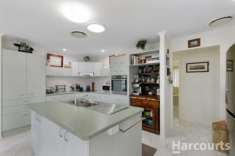 Sixth view of Homely house listing, 7 Parisi Court, Urraween QLD 4655