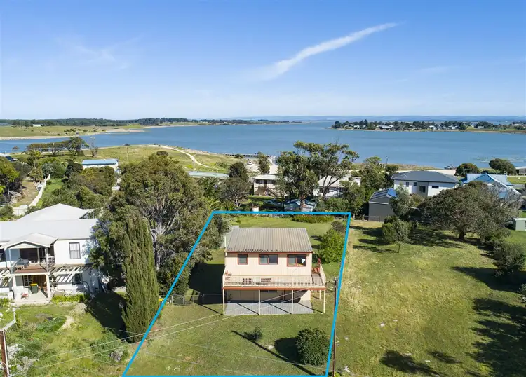 18 Bayview Road, Clayton Bay SA 5256