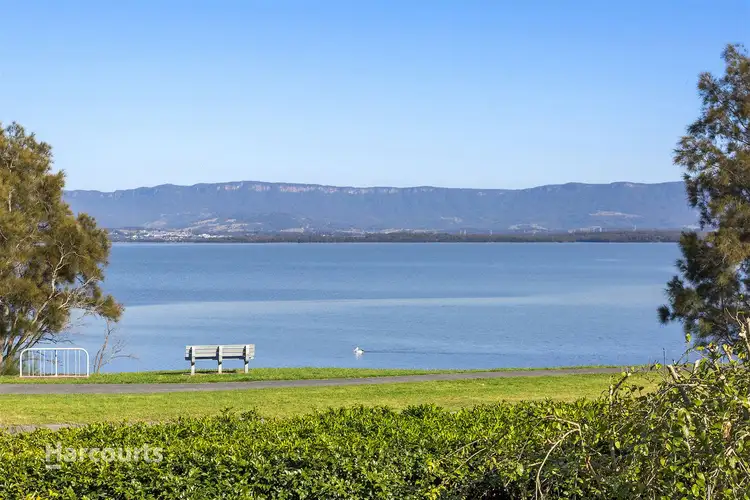 30 Mackenzie Avenue, Mount Warrigal NSW 2528