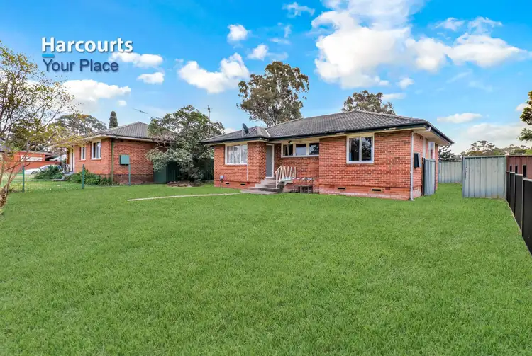 37 Marquesa Crescent, Lethbridge Park NSW 2770