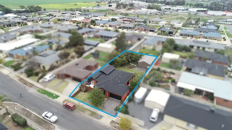 Second view of Homely house listing, 2 Burnlea Drive, Horsham VIC 3400